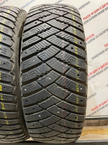 GoodYear Ultragrip Ice Arctic  R16	215/65