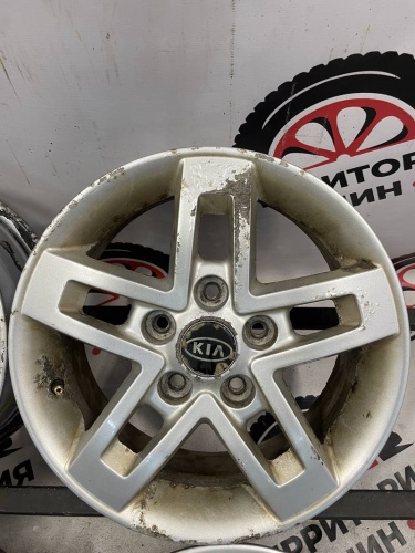 Литые копия Kia R15 5x114.3 DIA 67.1 ET44 6J