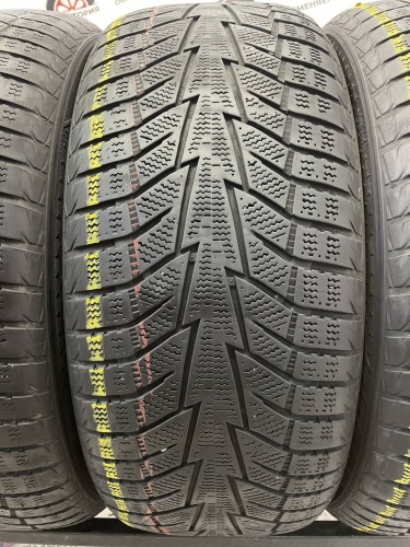 Hankook Winter I'Cept iZ 2 W616  R17 215/50