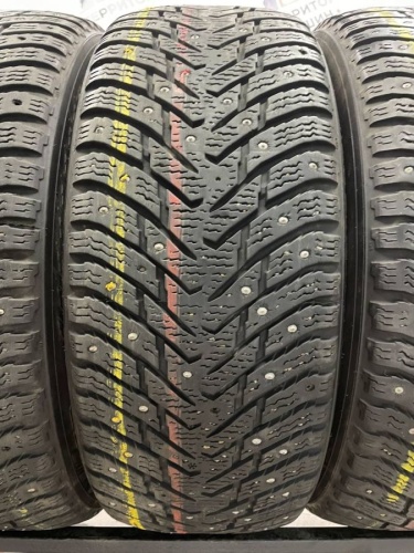 Nokian Hakkapeliitta 8 R17	215/55