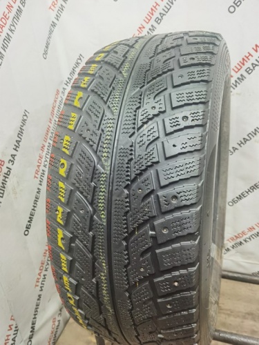 Kumho I'Zen KW15 R18 255/55