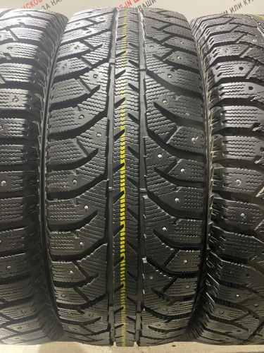 Bridgestone Ice Cruiser 7000 R16 215/65