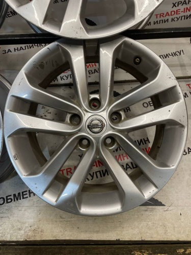 Диски литые Nissan  R17	5*114,3	7J  ET47 ЦО 66,1