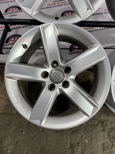 AUDI ЛИТЫЕ R17 5х112 цо66.5 ET39 8j