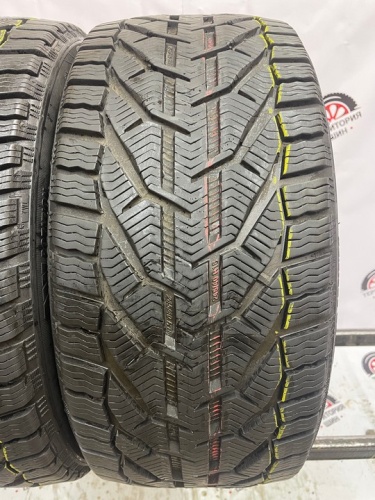 Kormoran snow  R18 245/40 97V