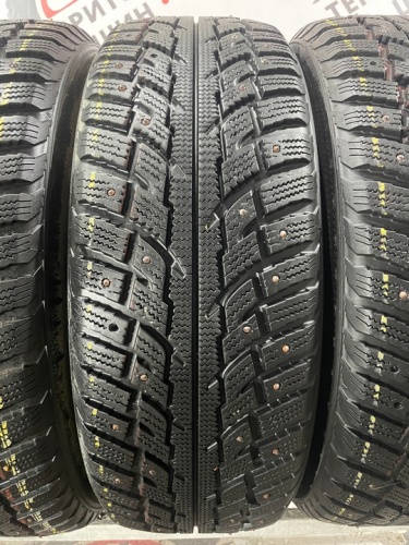 Kumho I'Zen RV Stud KC16 R17 225/65