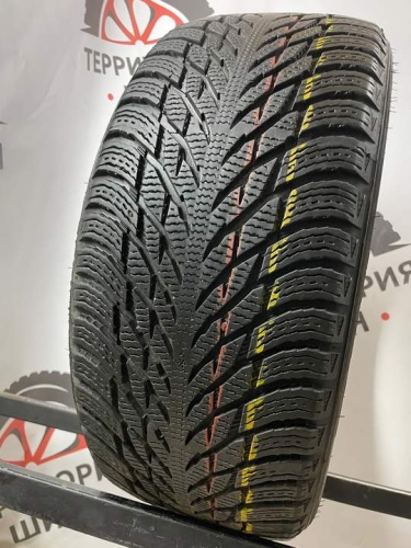 Nokian HKPLT R3 R18 235/45