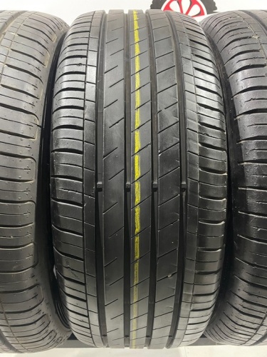 Goodyear EfficientGrip R17 215/55