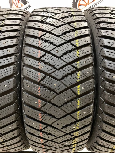 Goodyear Ultragrip Ice Arctic 235/55/19
