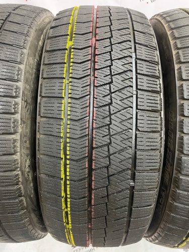 Bridgestone Blizzak VRX2 225/40 R18