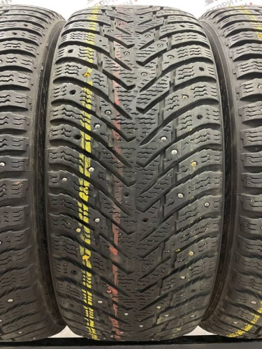 Nokian Hakkapeliitta 8 R17	215/55