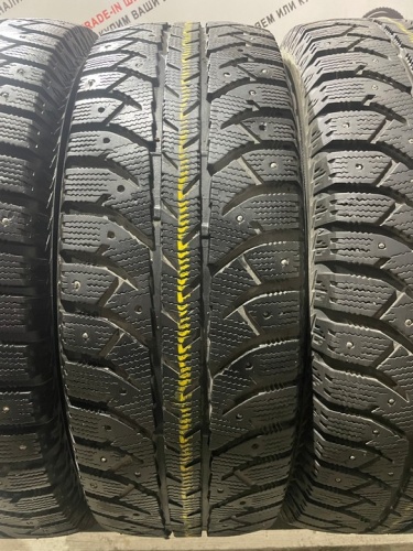 Bridgestone Ice Cruiser 7000 R16 215/65