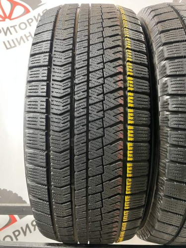 Bridgestone BliZZak Vrx2 R17 225/55