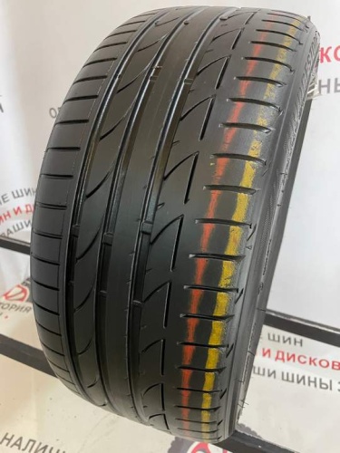 Bridgestone Potenza S001 235/35 R19 96Y