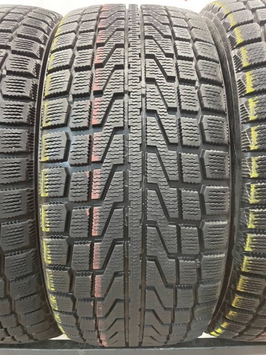 Yokohama Ice Guard IG721 215/45 R17