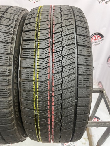 Bridgestone Blizzak VRX2 225/40 R18