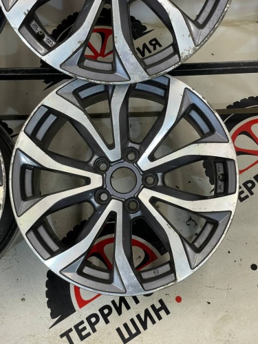 Диски литые Ауди R17 5*112 8J ET39 ЦО 65,1