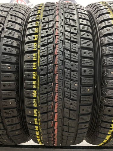 Dunlop SP Winter Ice 01 R16 215/65 T102
