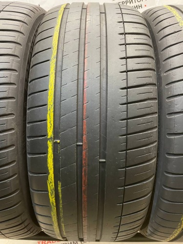 Michelin Pilot Sport 3 R18	235/45