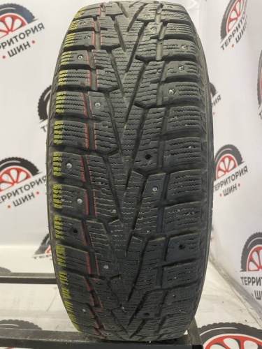 Roadstone Winguard Spike 195/65 95T R15