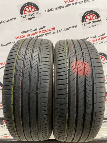 Kumho Majesty 9 Solusv TA91 R17	215/50